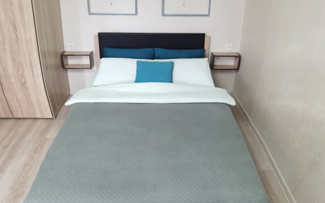 Bagira Na Prospekte 50 Let Oktyabrya 15/6 Apartments