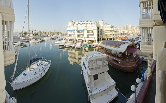 Puerto Marina Beach Apartaments