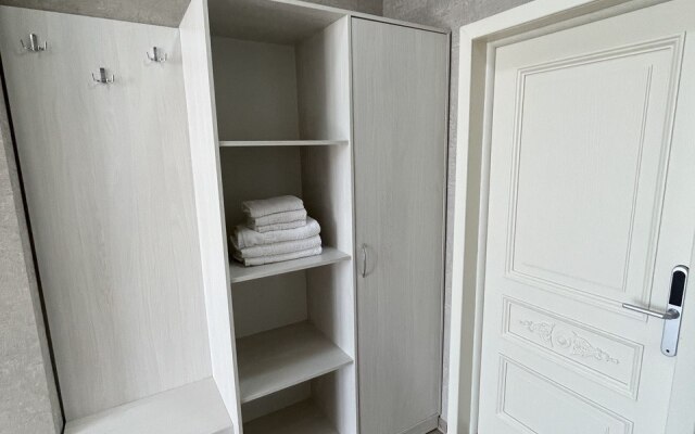 Akros Guest house