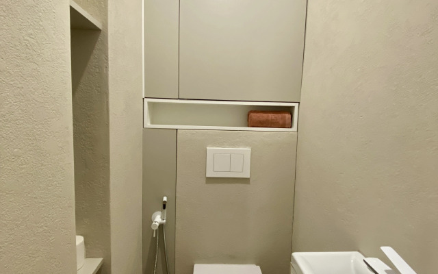 Lux U Metro Grushevkа Apartment