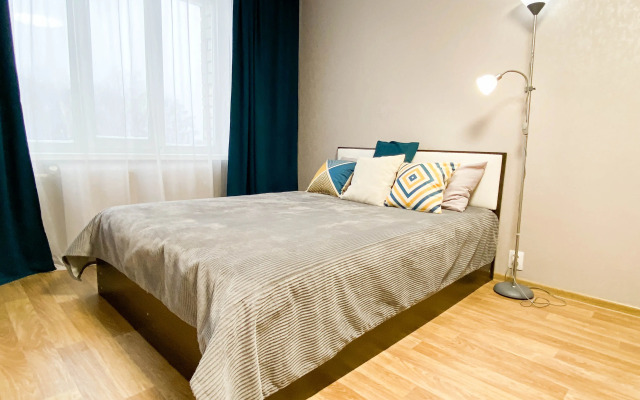 Квартира с Яркими акцентами и кроликами на стиле