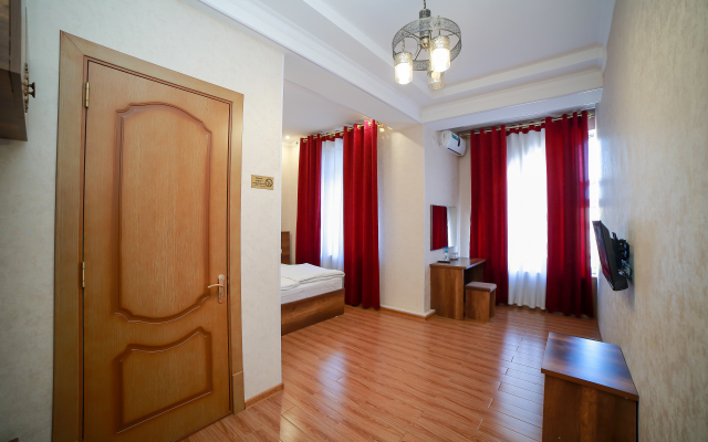 Rayhon Hotel