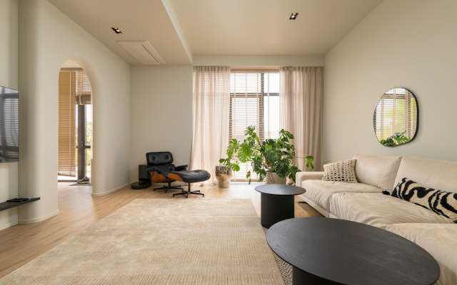 Taunkhaus v Sochi  sobstvennym Basseynom Apartments