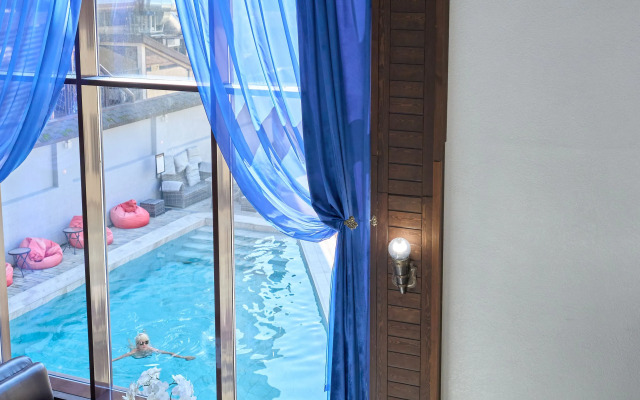 Hotel Astra De Rosa