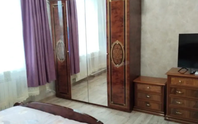 Апартаменты 3 комнатная квартира на аллее героев 2