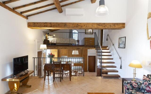 Castello Del Duca Hotel