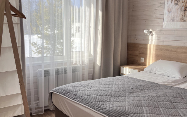 Частный дом у реки 2