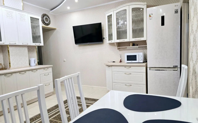 Na Proyezde Atlasova Flat