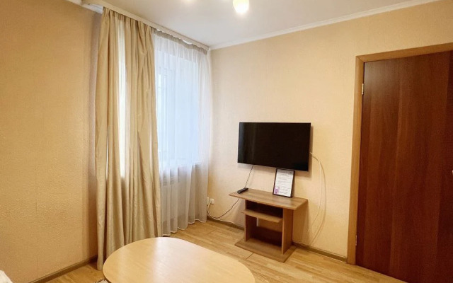 V Samom Tsentre Goroda Alikhanova 10a Flat