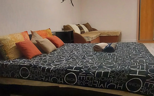 Uyutnaya kvartira v novom rayone ulica Gorykogo Apartments