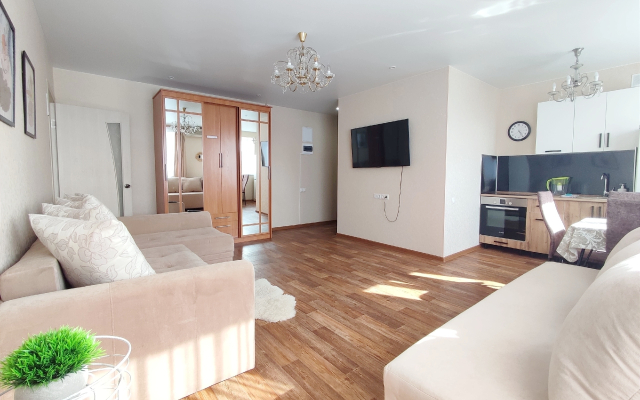 Квартира 2-комнатная в Омске на Петра Ильичева 4