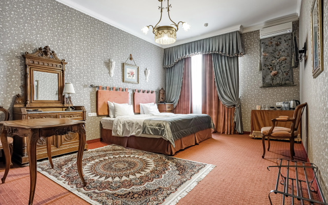 Bristol Hotel