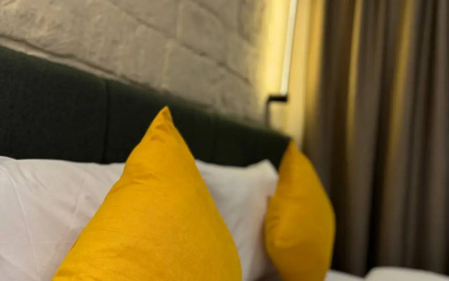 Twelve Inn Hotel