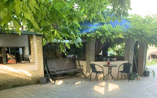 Na Dzhemetinskaya Apartments