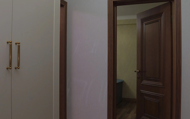 Kavkazskaya 18 Flat