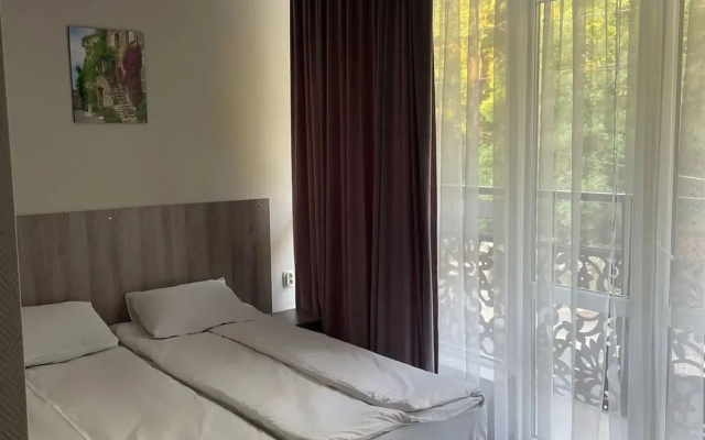 Gostevoy Dom Biryuzovy Guest House