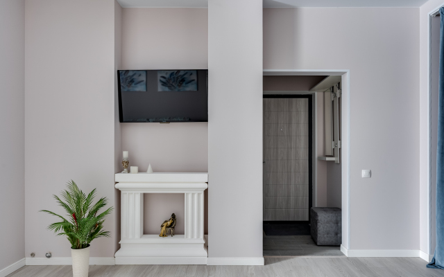 Bombey Ryadom Flat