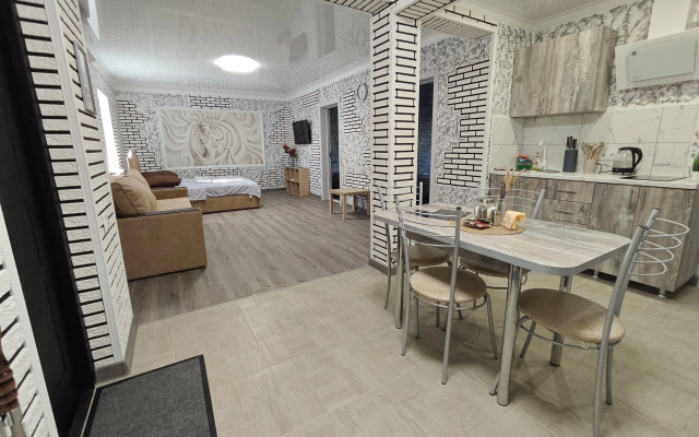 Na Krasnoy Armii 136/10 Apartments