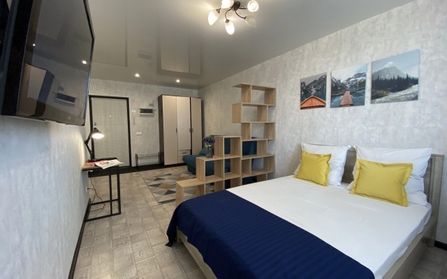 Uyutnу Vozle Kosmoporta Apartment