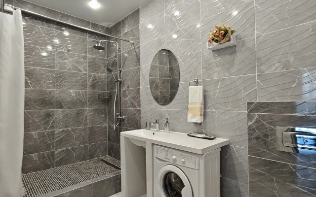 Na Leonova 47 Flat