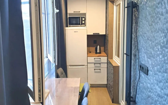 Ryadom s Morem i Vokzalom Flat