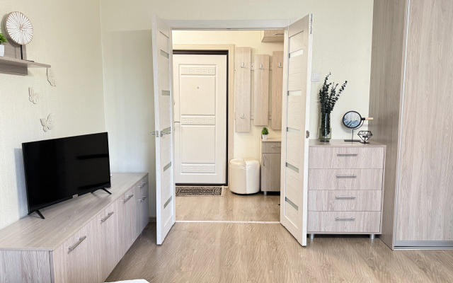 Апартаменты Заботливые стильныe aпартаменты в совpемeнном рaйoне