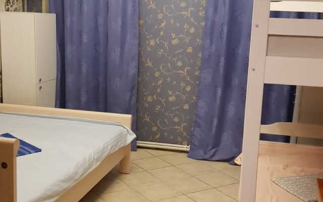 Жилое помещение в гостевой части коттеджа