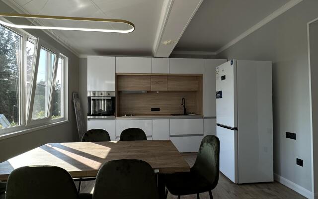 Lyuks Apartments