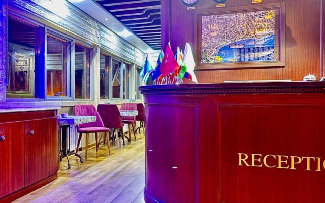 Clover Boutique Hotel