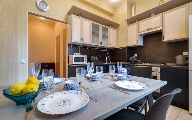 Квартира Трёхкомнатная на Петроградской