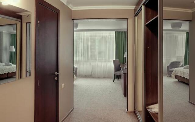 Avrora Hotel
