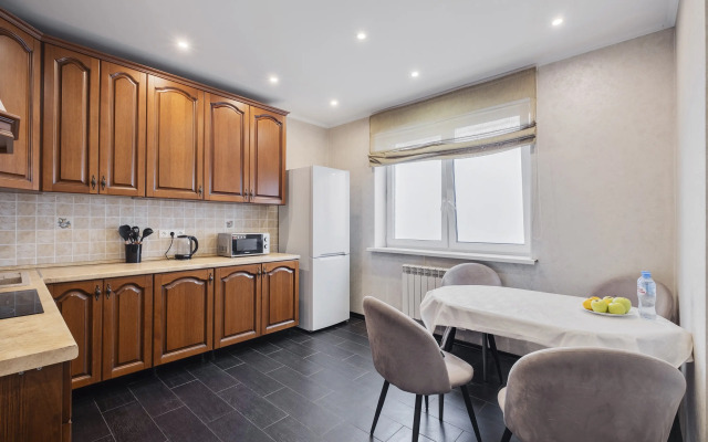 Dobrye Sutki Na Sverdlova Flat