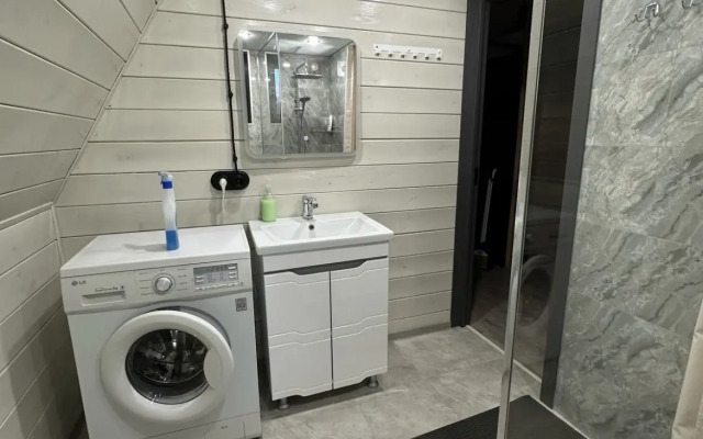 Lunnaya Noch Na Uchiteli Guest house