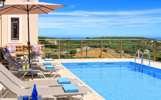 Cretan Sunny Villa Heated Pool