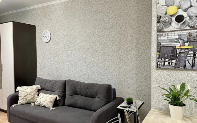 Na Naberezhnoy Yaryginskaya 13A Apartments