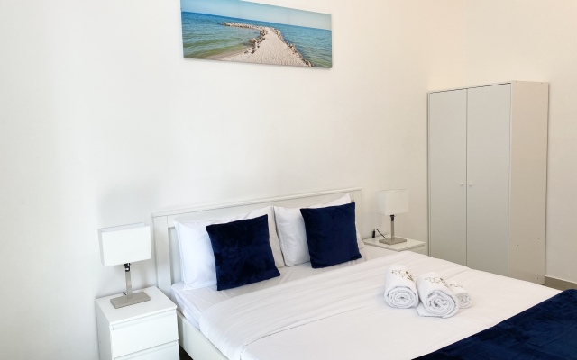 Panoramic Marina views 3BR Dubai Marina Apartments