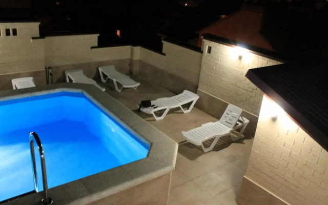 Manopolis Guest house