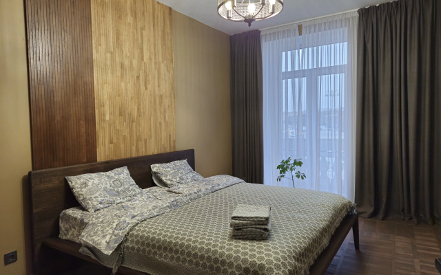 Апартаменты Люкс с Видом на Площадь Победы