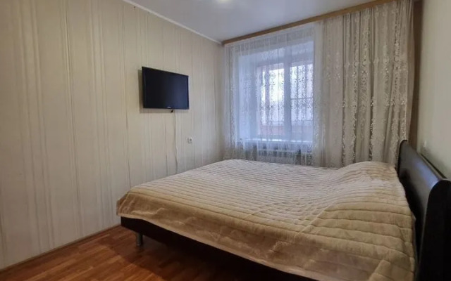 Na Lva Tolstogo Flat