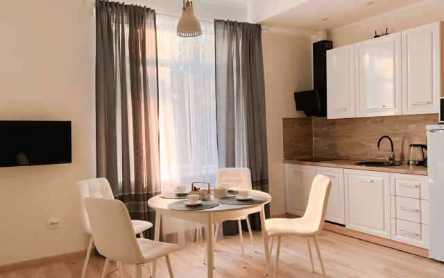 Апартаменты Solar с двориком для курения, пр. Калинина 38 (2)