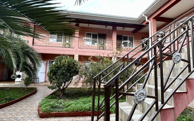 Rozovy Flamingo  Guest House