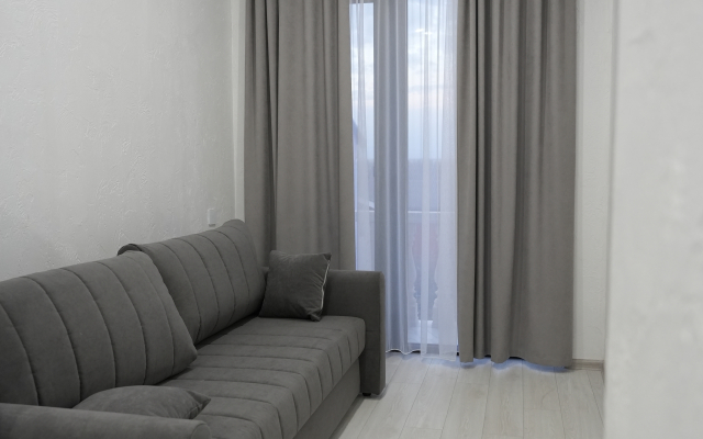 Апартаменты на Светлой 18 (306)