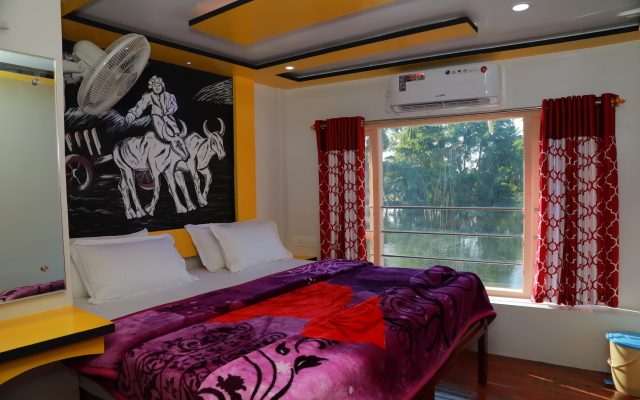 Sreekrishna 3 Bedroom Private Houseboat Hotel