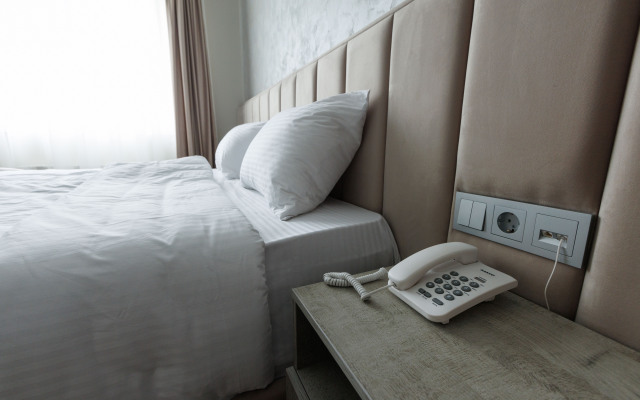 Hotel VS Hotel Hotel