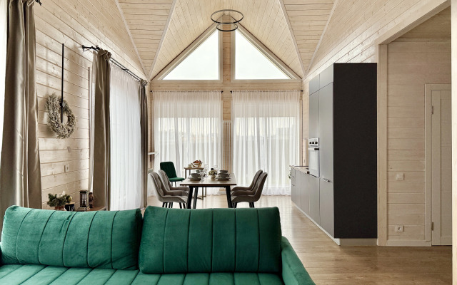 Частный дом Частный уютный дом от Sheluha House