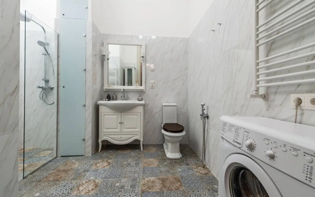 Квартира Старинная с видом на Невский