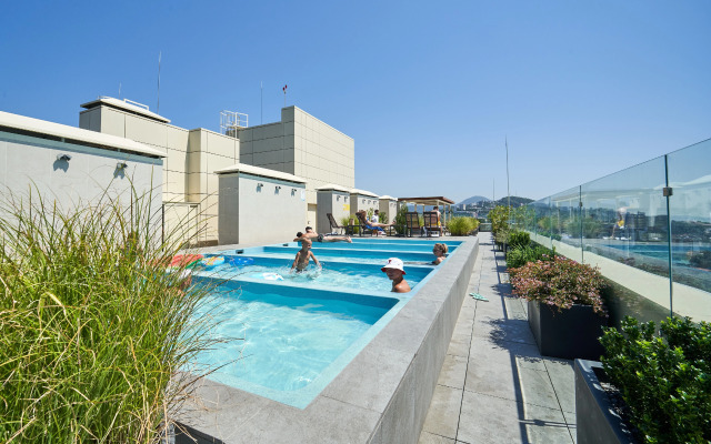 Apartments S Basseynom V Tsentre Sochi