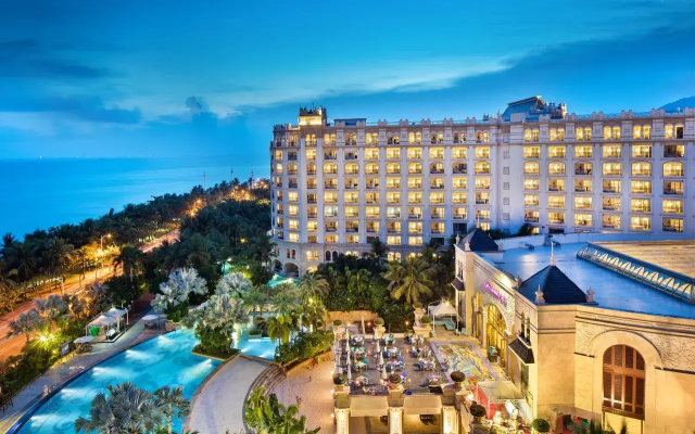 Отель Crowne Plaza Resort Sanya Bay