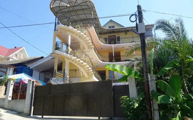 Araik Guest house