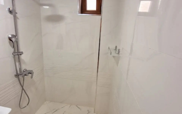 Samarkand Imron Hotel